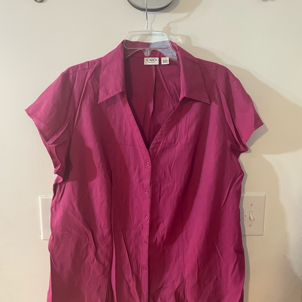 Cato Woman Fuchsia Short Sleeve Button-Front Blouse size18/20w
